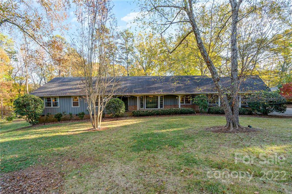 5032 Southridge Court - Photo 1