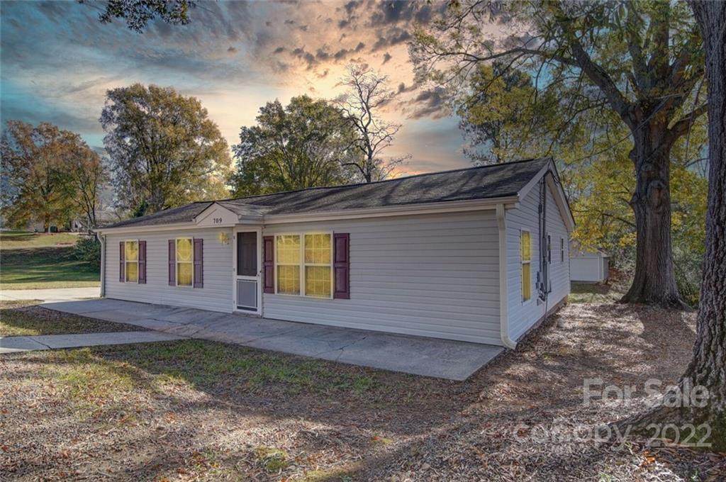709 High Street - Photo 1