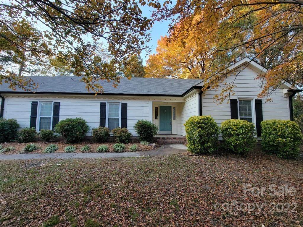 1955 Dembrigh Lane - Photo 1