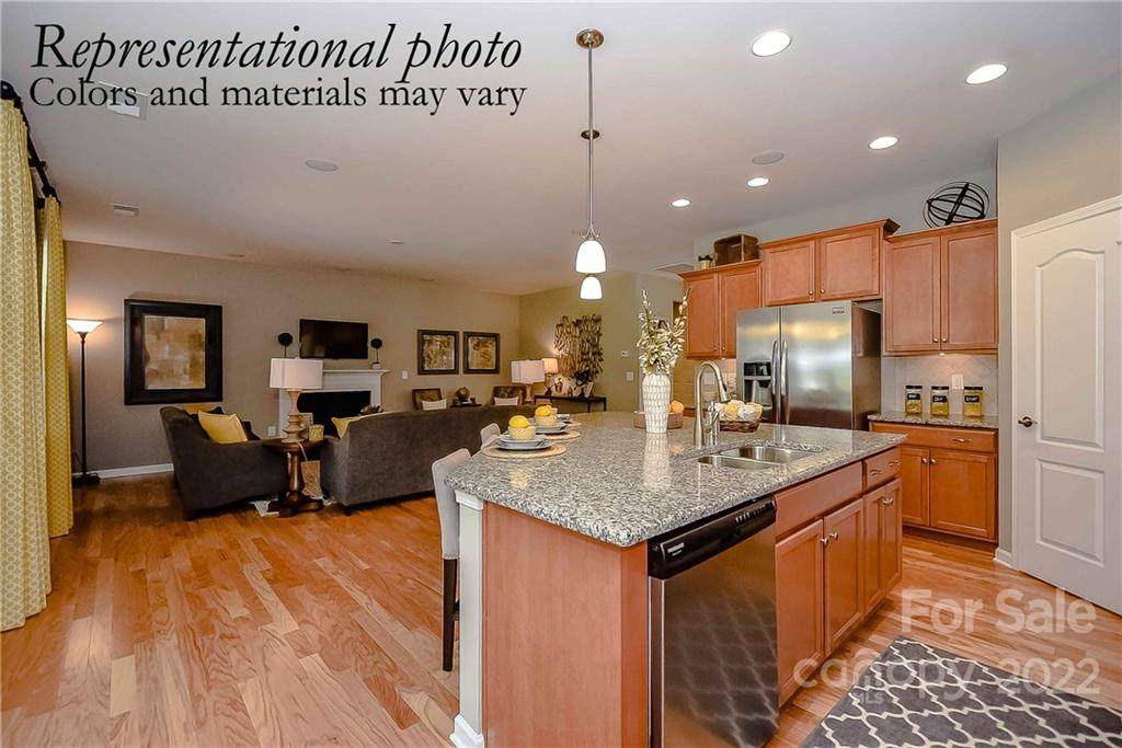 5652 Newton Way - Photo 1