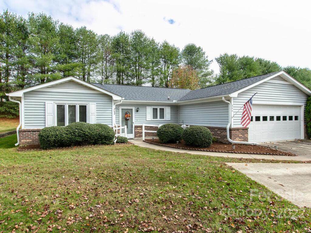 144 Derbyshire Drive - Photo 1