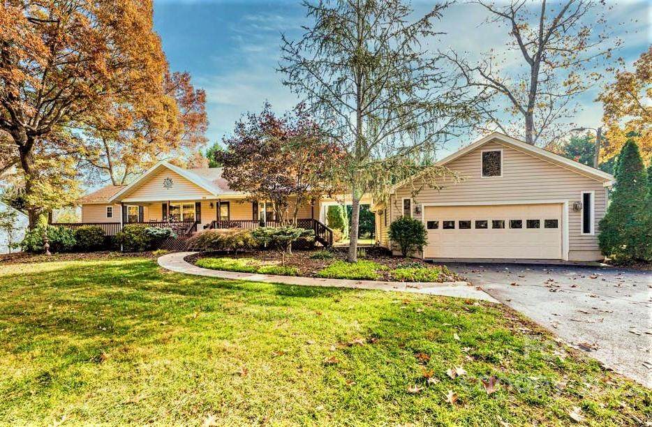 1446 Fairway Drive - Photo 1