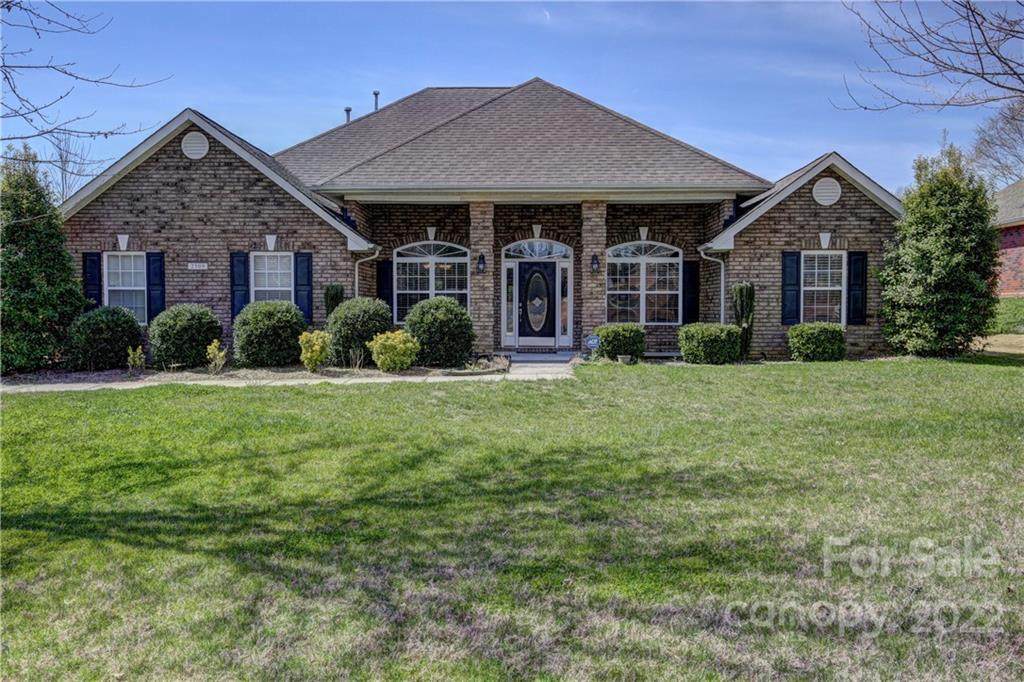 2509 Kinmere Drive - Photo 1