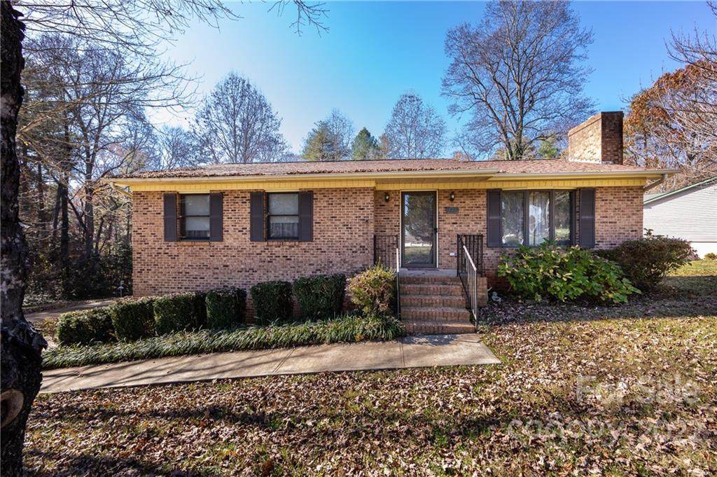 1729 Wesley Road - Photo 1