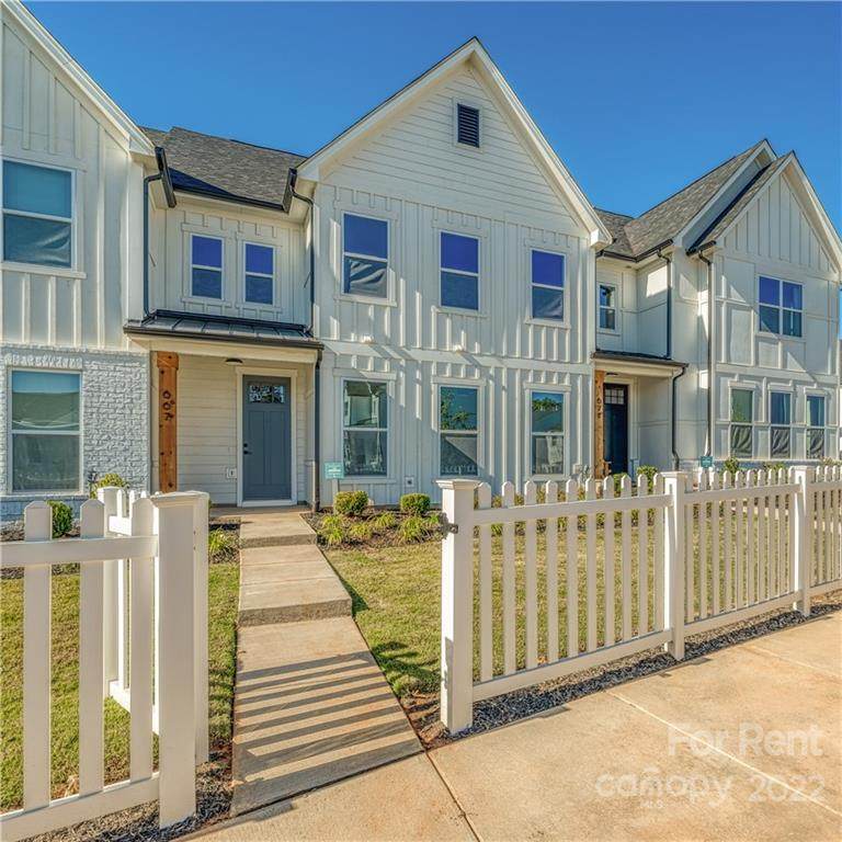 404 Bly Street - Photo 1