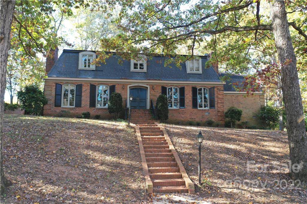 111 Lennox Drive - Photo 1