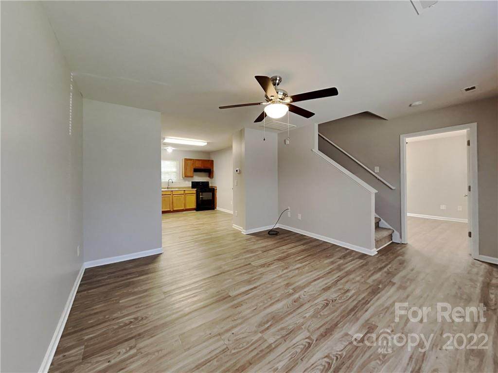 318 Sleepy Hollow Road - Photo 1