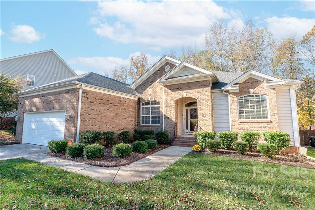 1005 Anduin Falls Drive - Photo 1