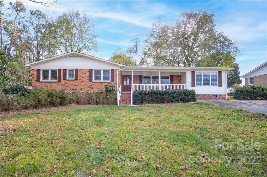 102 Dogwood Drive - Photo 1