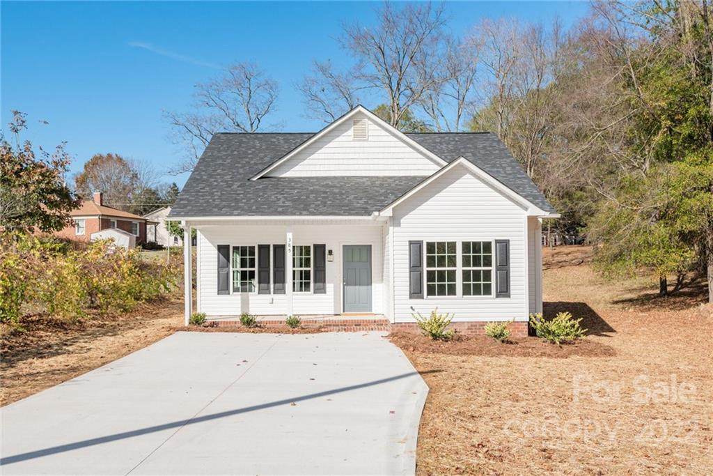 385 South Circle - Photo 1