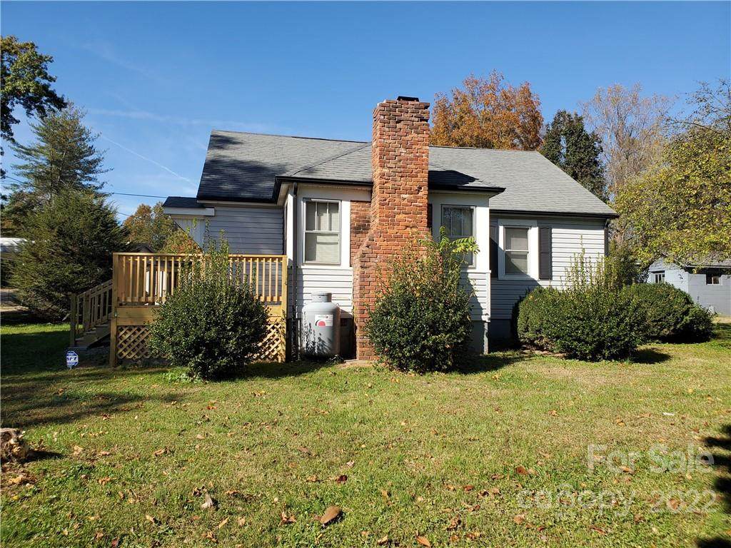 828 Jamestown Road - Photo 1