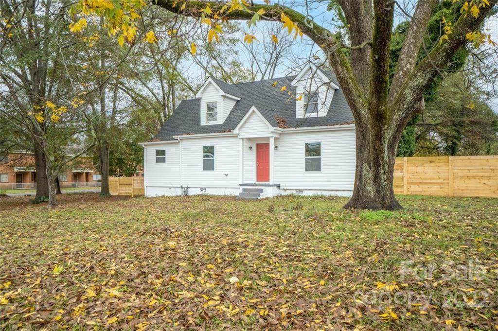 802 Marion Street - Photo 1