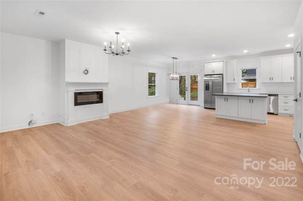 1207 Santee Street - Photo 1