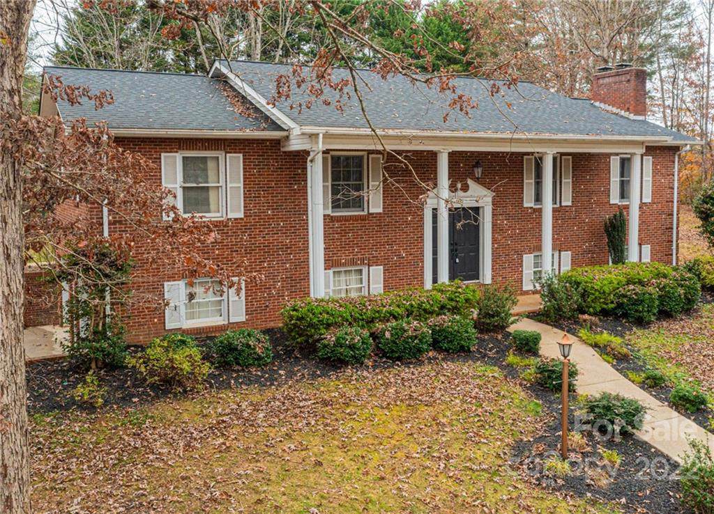 605 Providence Court - Photo 1