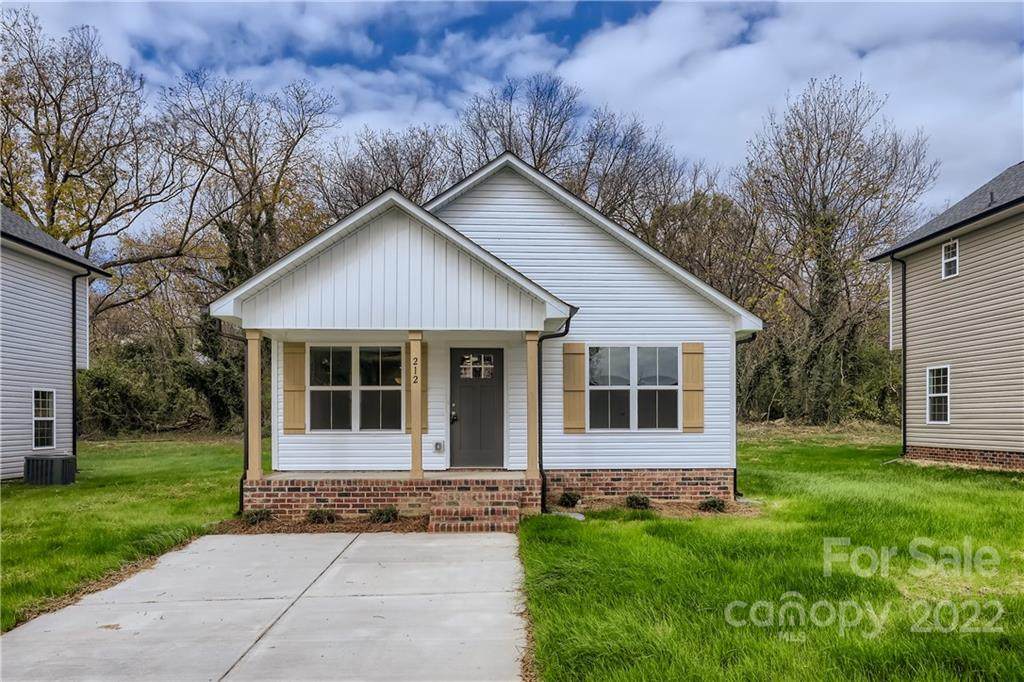 212 Robin Circle - Photo 1