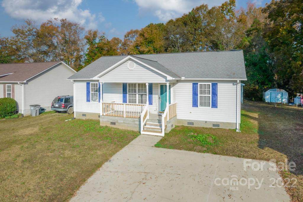 1104 Walnut Street - Photo 1