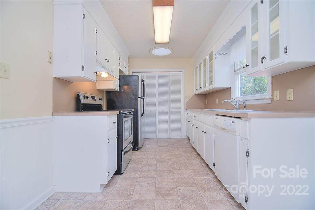 330 Finley Square - Photo 1