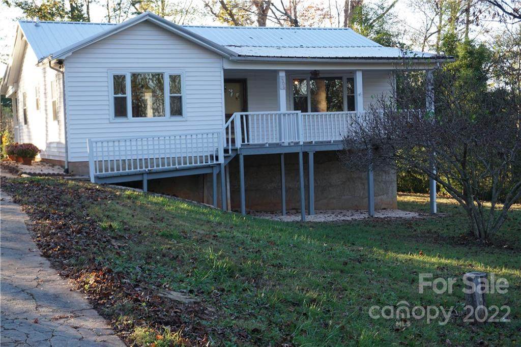 1506 28th Street - Photo 1