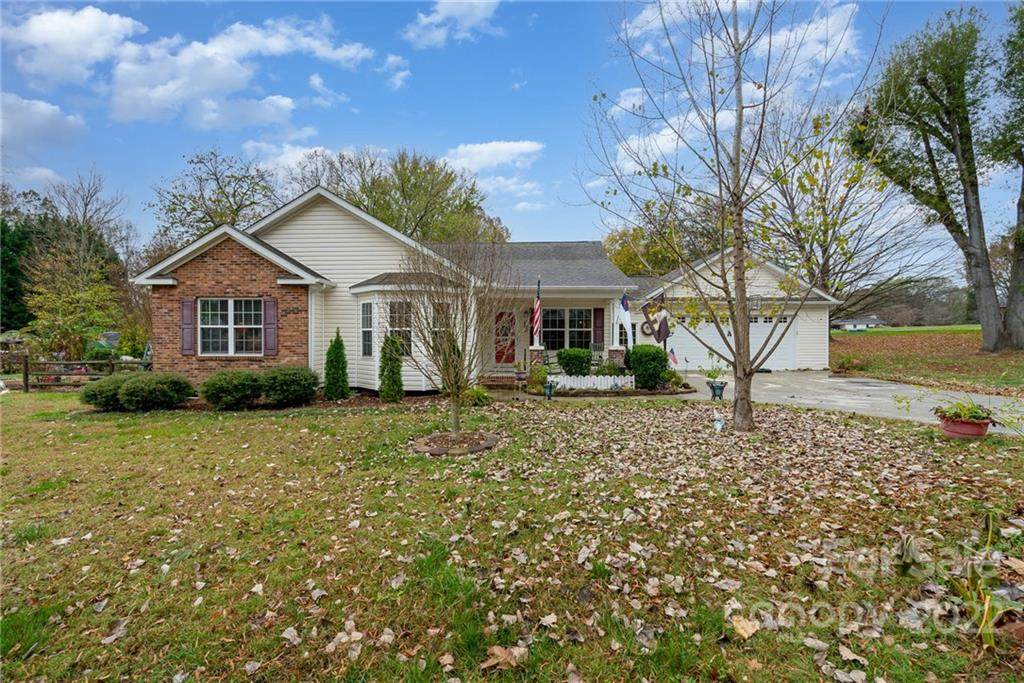8408 Williamsburg Circle - Photo 1