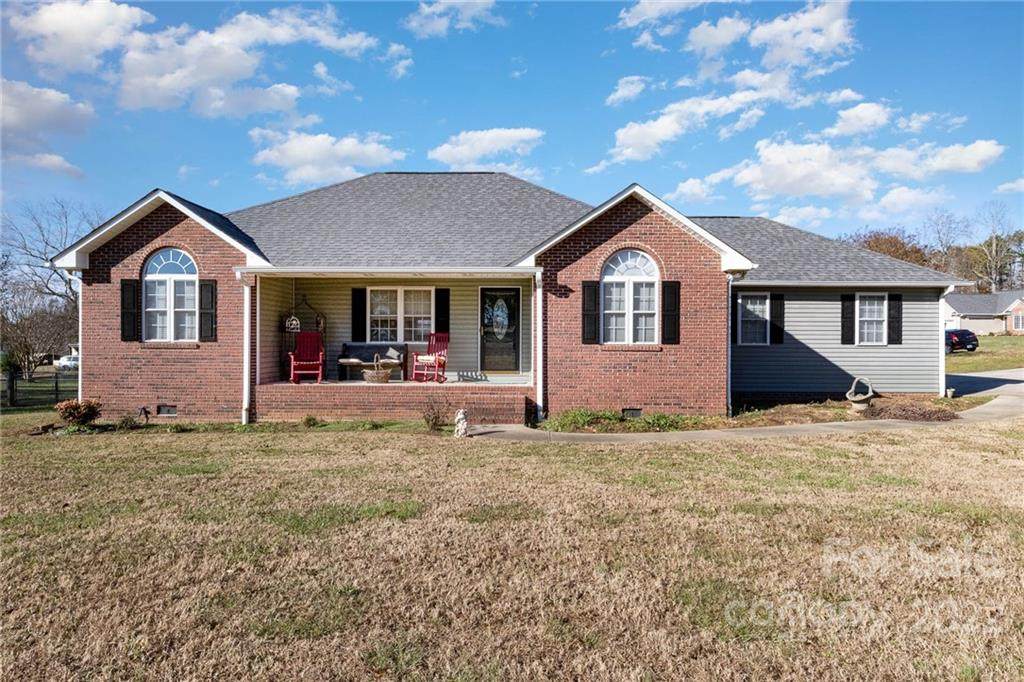101 Heatherton Lane - Photo 1
