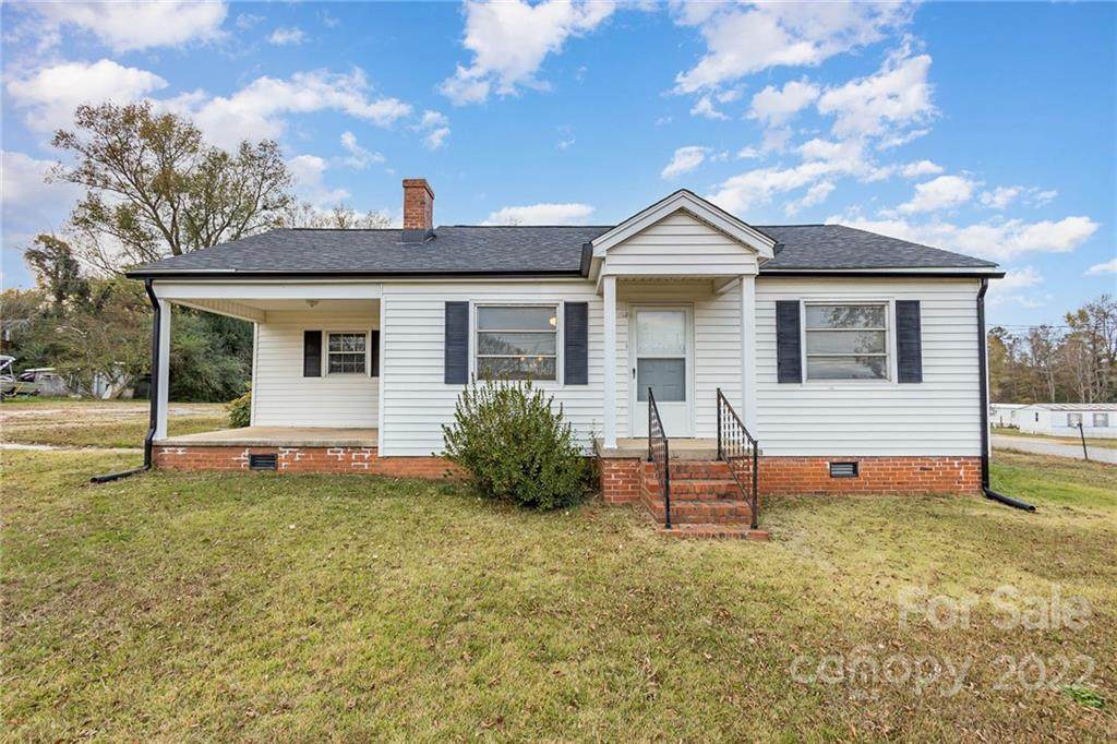 1844 Lynwood Drive - Photo 1