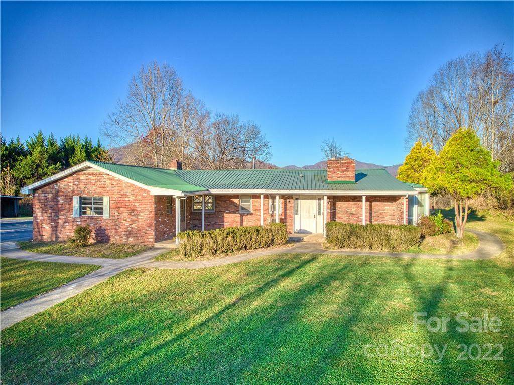 460 Circle Drive - Photo 1