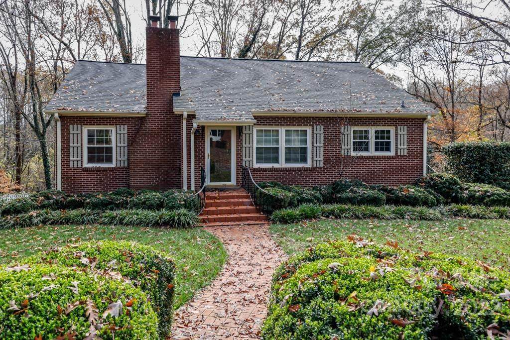 195 Fernwood Circle - Photo 1