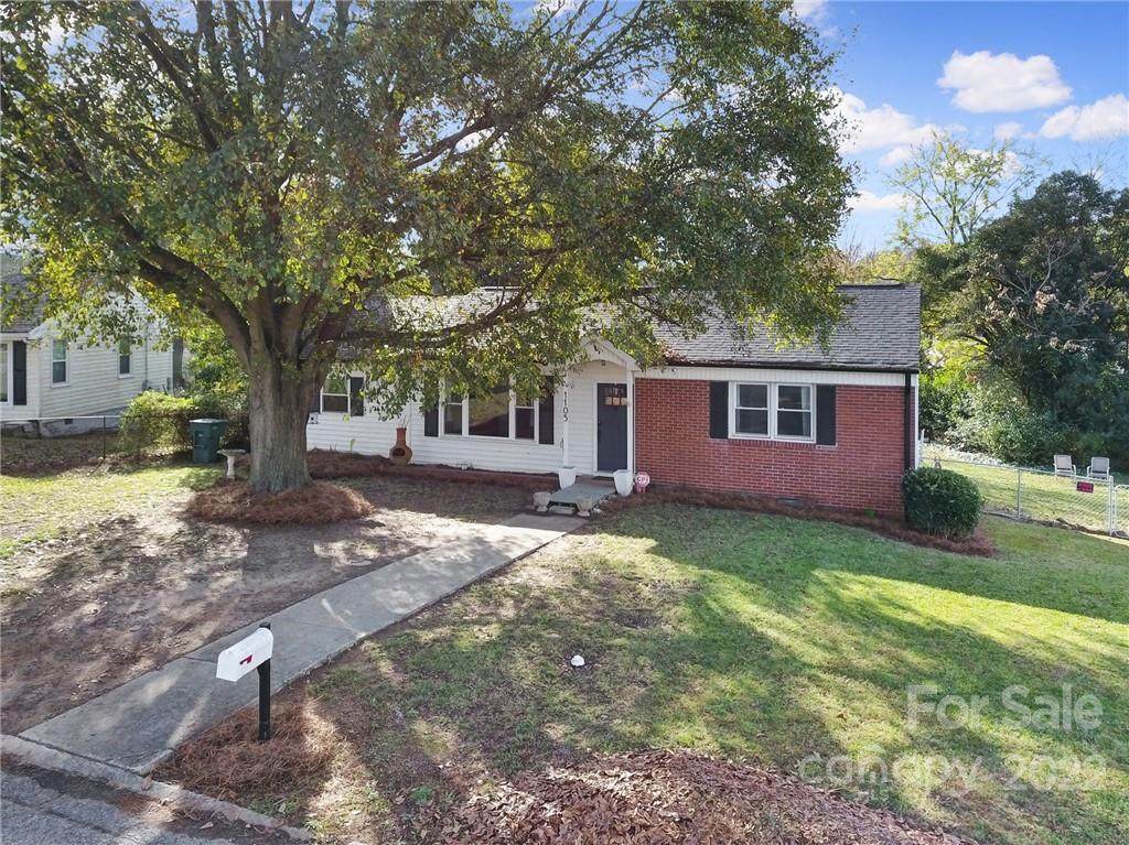 1105 Park Drive - Photo 1