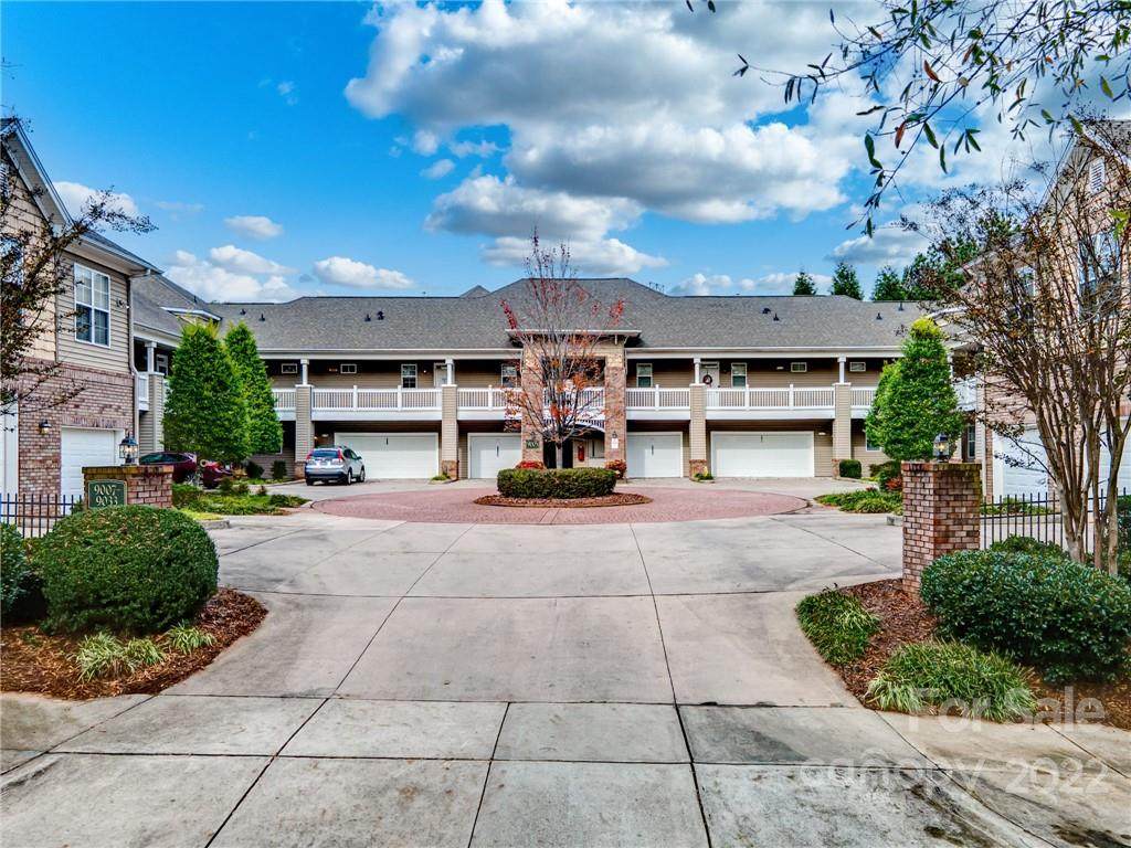 9007 Rosalyn Glen Road - Photo 1