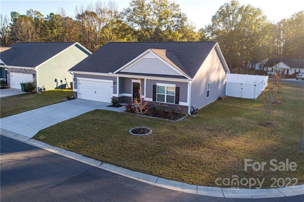 3131 Haleys Avenue - Photo 1