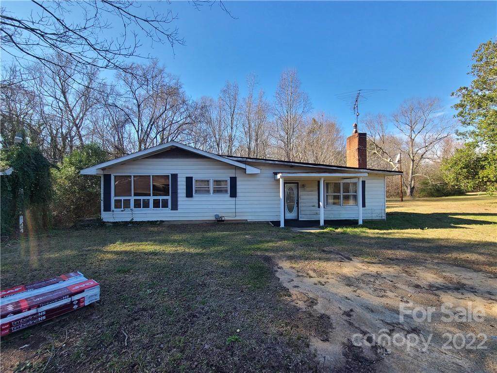 1004 Columbia Road - Photo 1