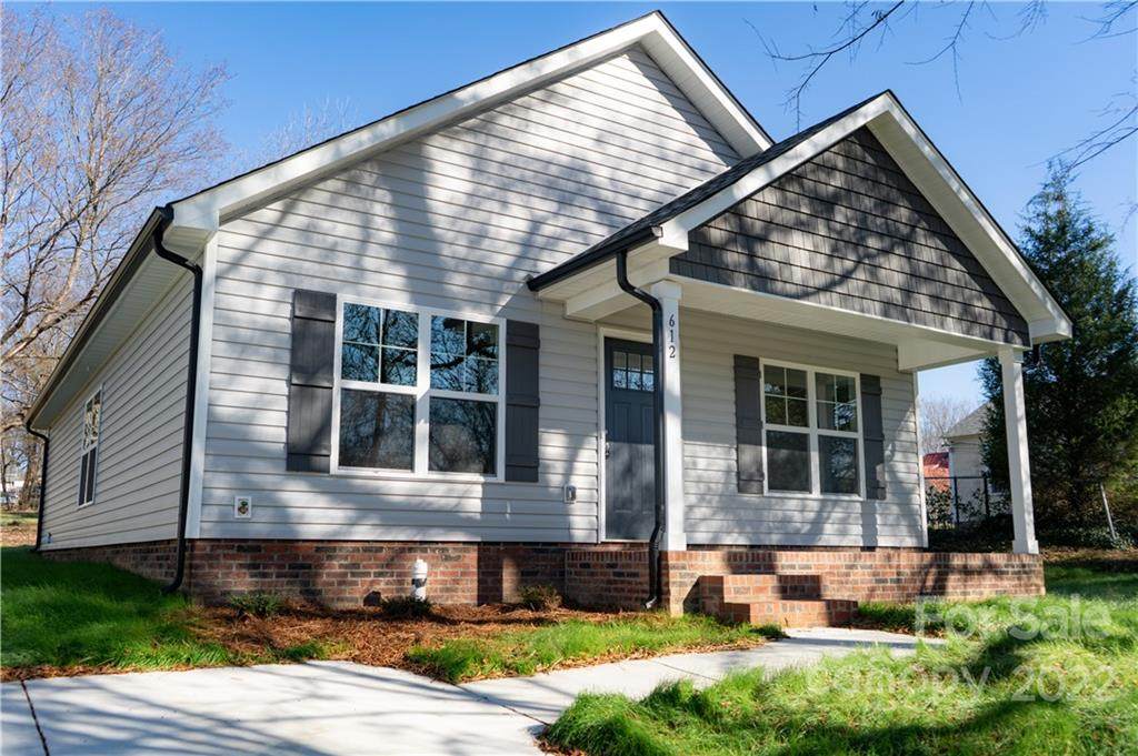 612 5th Street - Photo 1