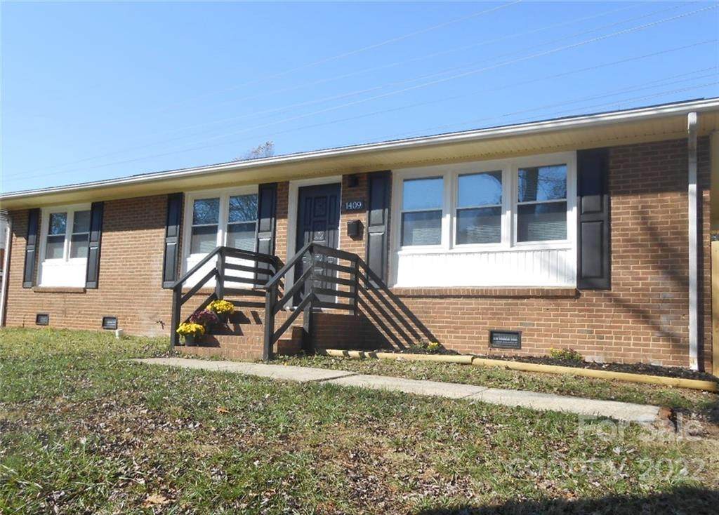 1409 Pondella Drive - Photo 1