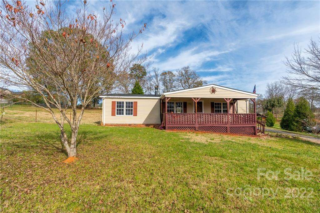 2120 Peanuts Lane - Photo 1