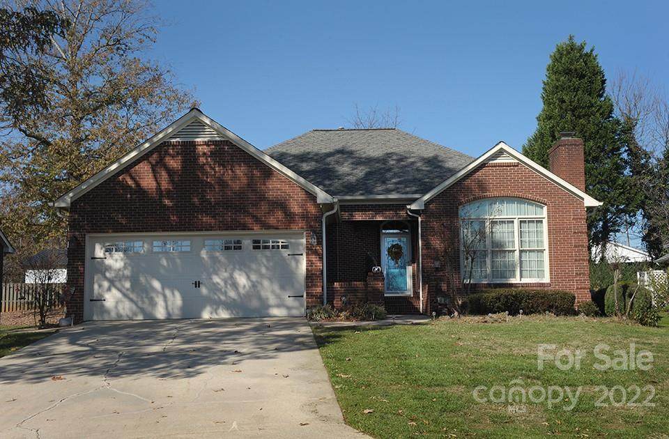 114 Prestwick Court - Photo 1