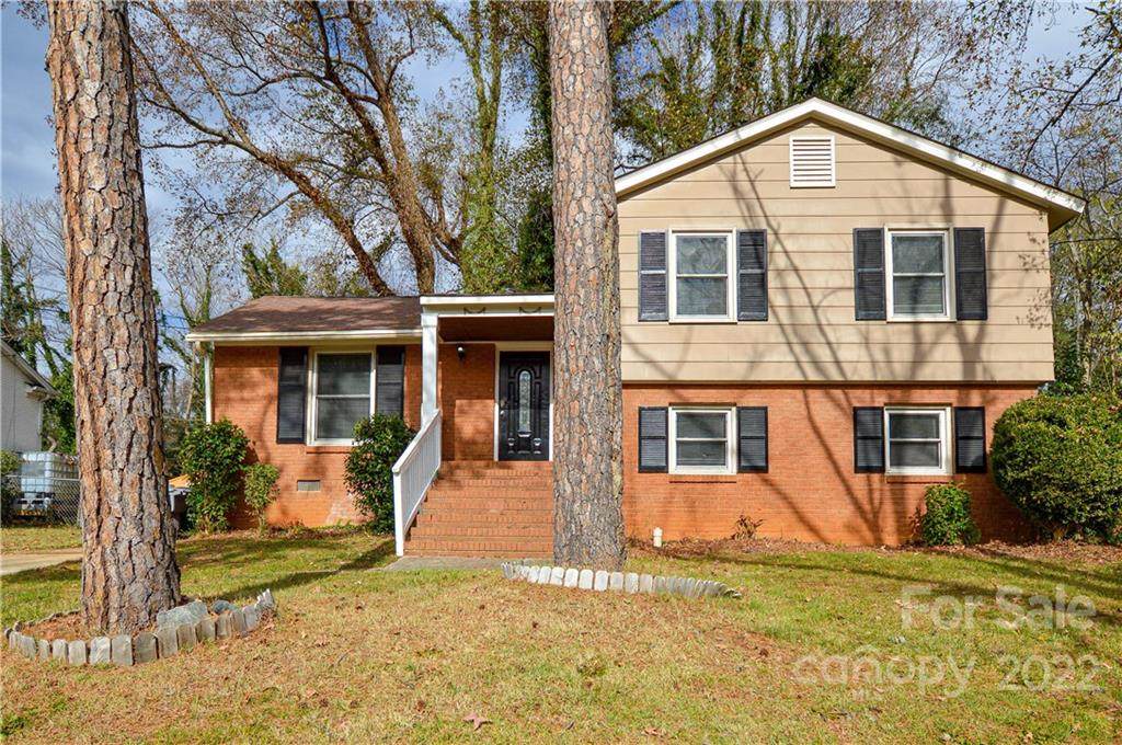 1813 Shannonhouse Drive - Photo 1