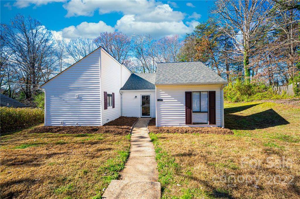 1920 Emerson Court - Photo 1