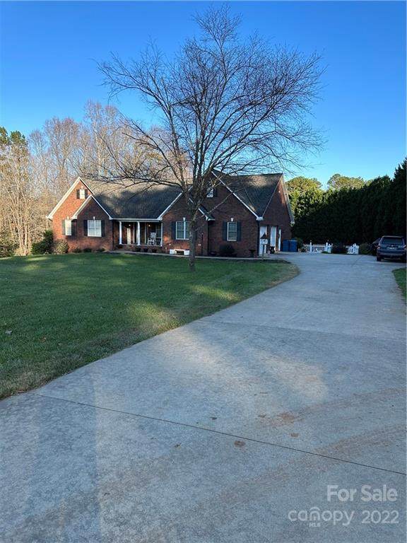 204 Meadowridge Drive - Photo 1
