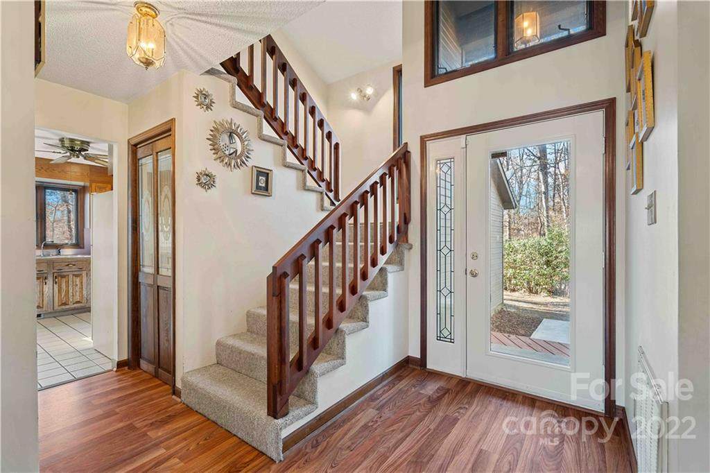134 Sweetbriar Lane - Photo 1