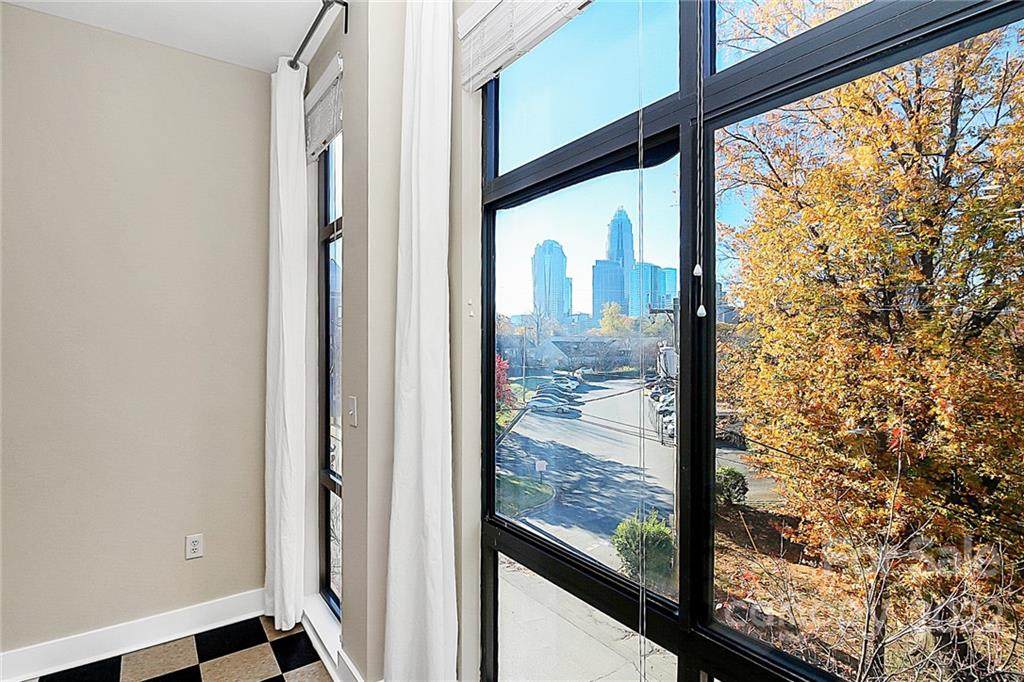 514 10th Street - Photo 1