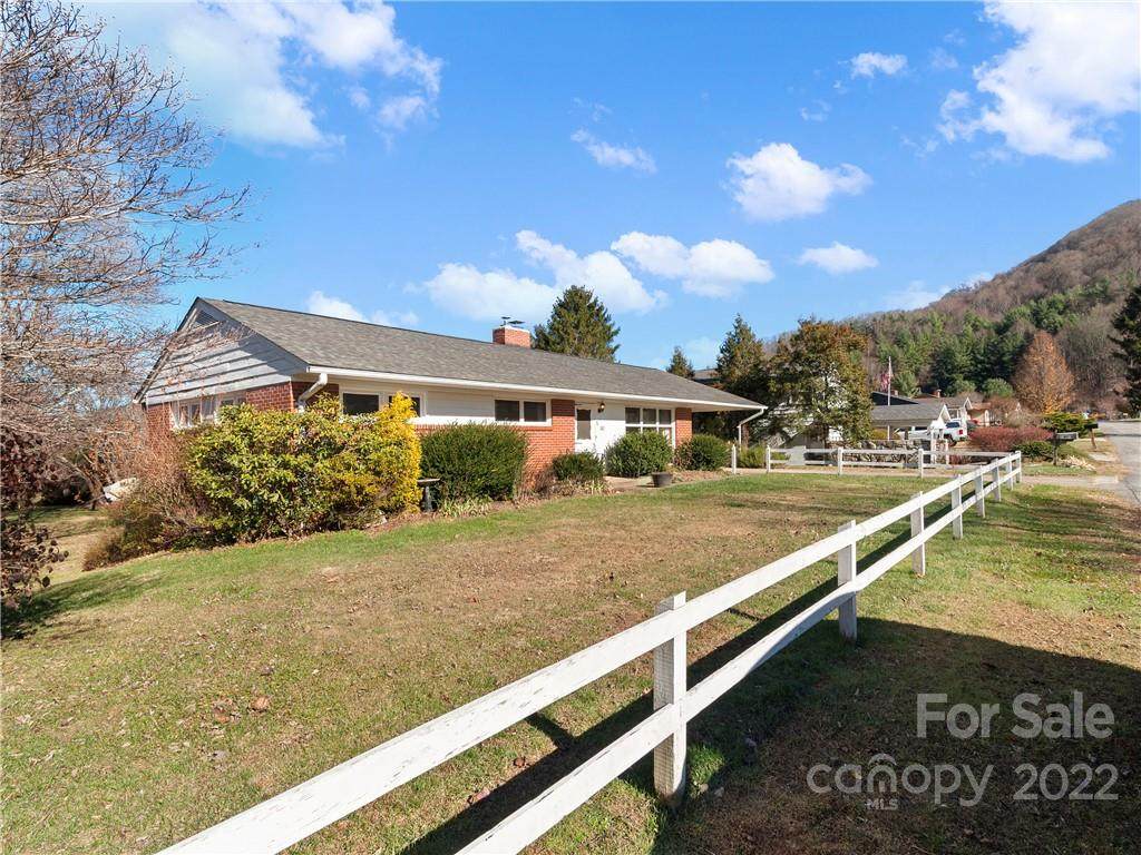 140 Grandview Circle - Photo 1