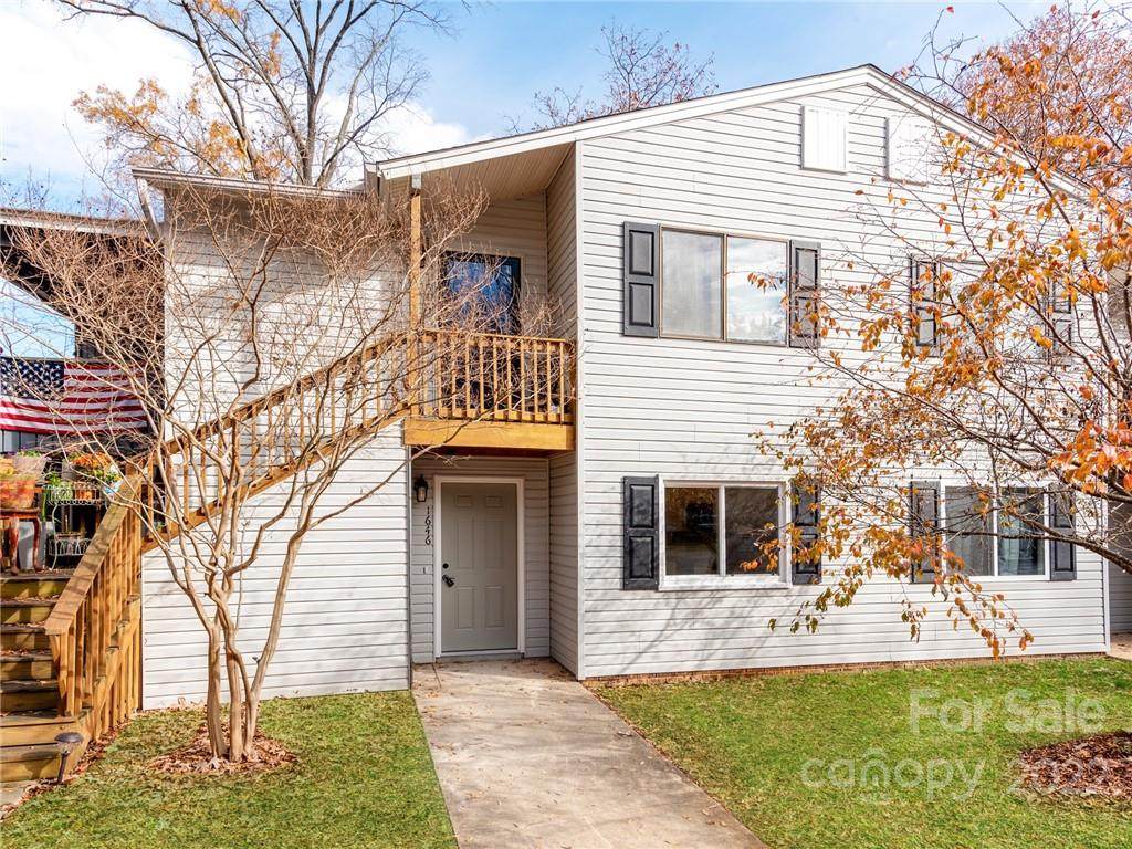 1646 Hunters Trail - Photo 1