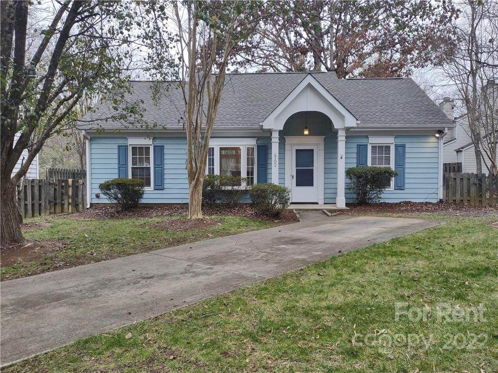 4702 Topsail Court - Photo 1