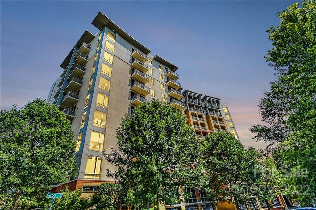 701 Royal Court - Photo 1