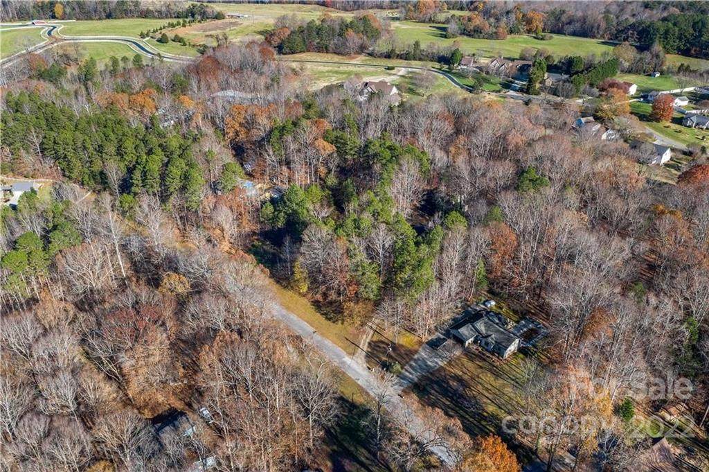 140 Sweetbriar Lane - Photo 1