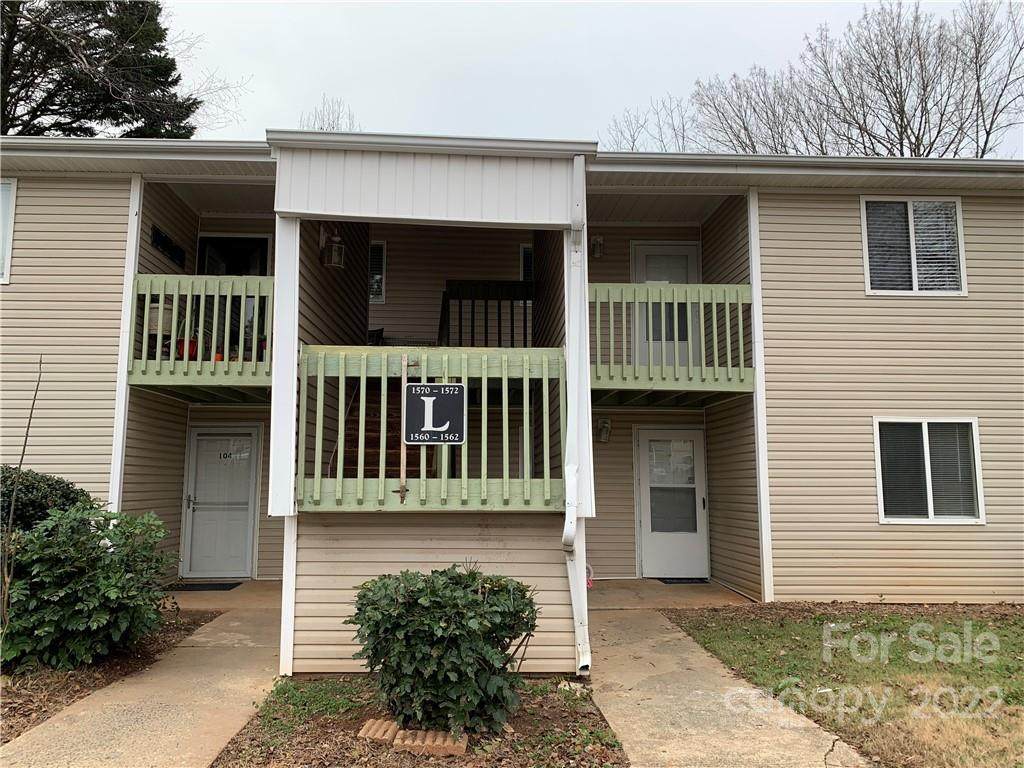 1572 Eagles Place - Photo 1