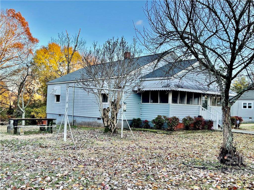 6439 Richburg Road - Photo 1