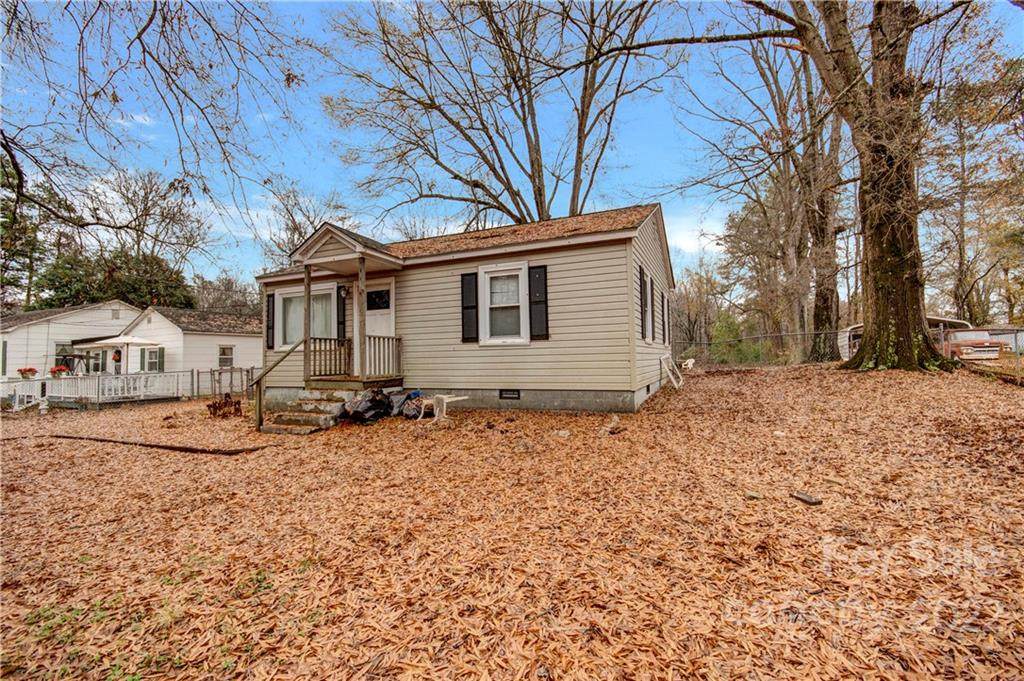2212 Lynn Street - Photo 1