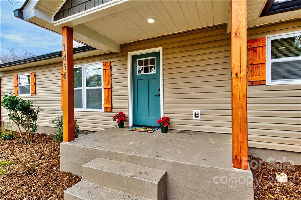 1456 33rd Street - Photo 1