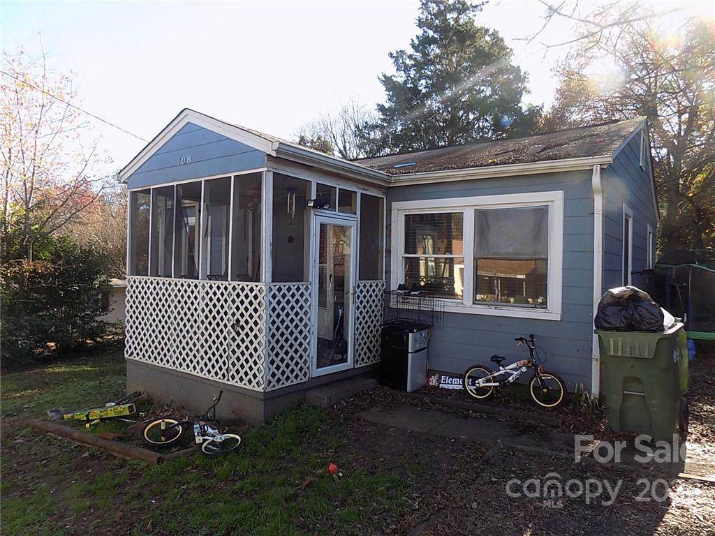 108 Adcock Street - Photo 1